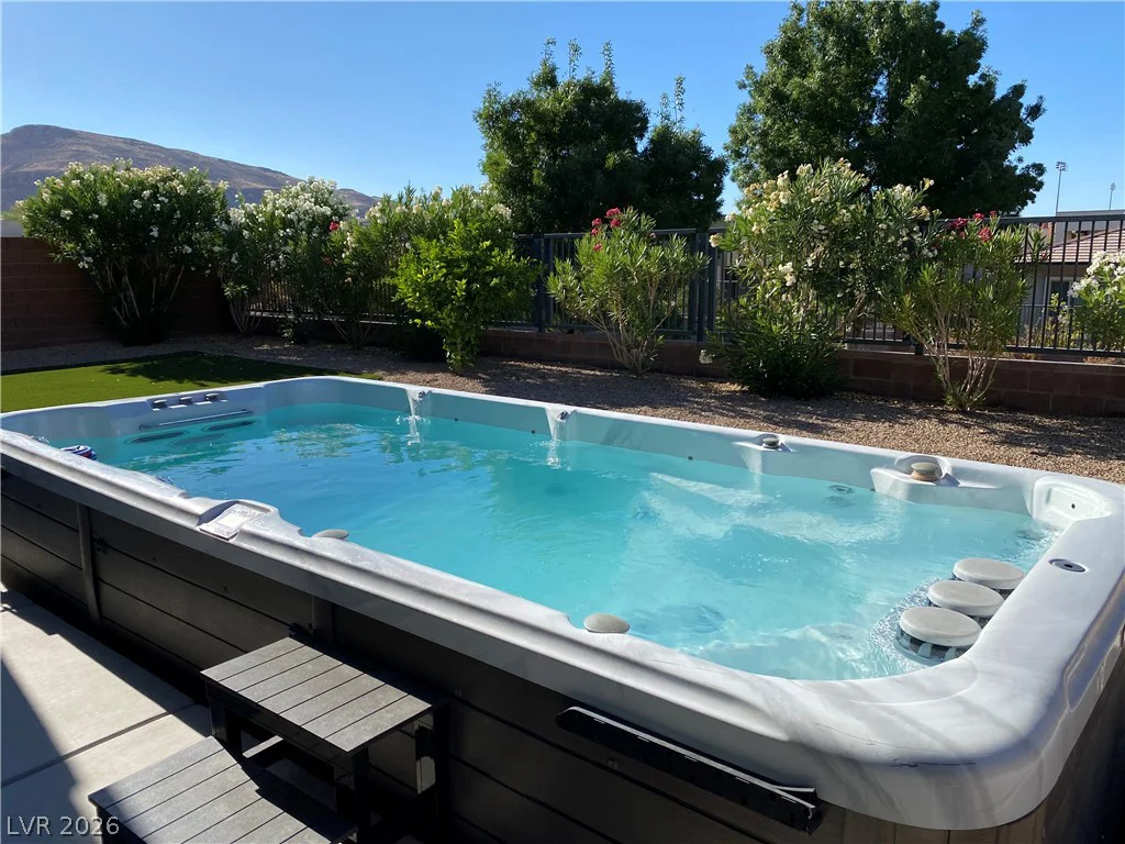 10226 Jade Gardens, Las Vegas, NV 89135