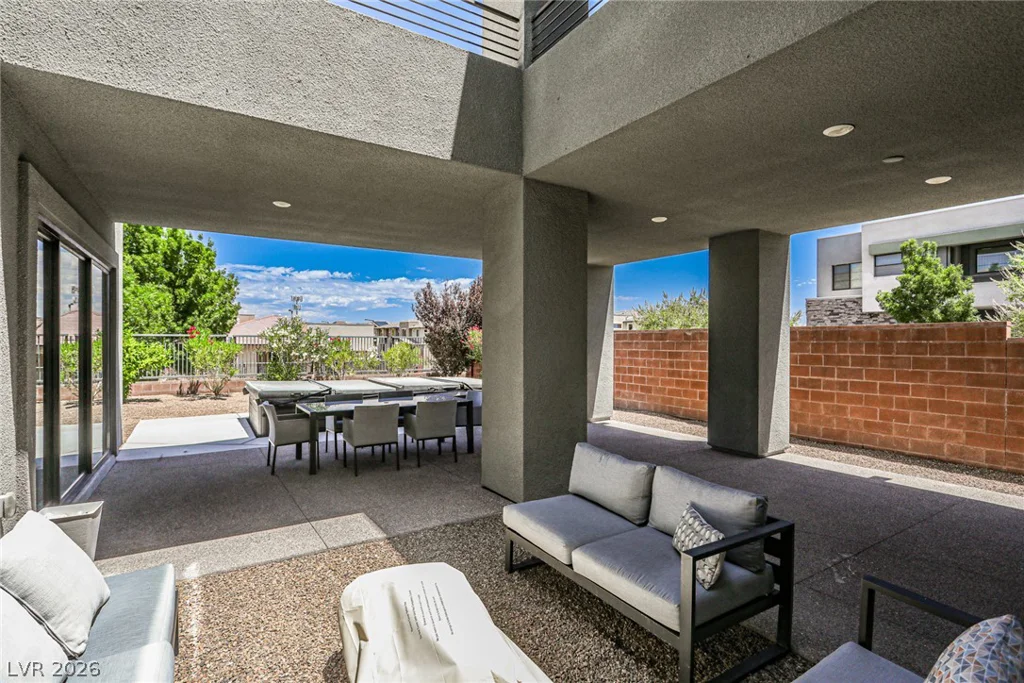 10226 Jade Gardens, Las Vegas, NV 89135