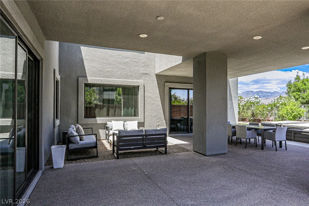 10226 Jade Gardens, Las Vegas, NV 89135