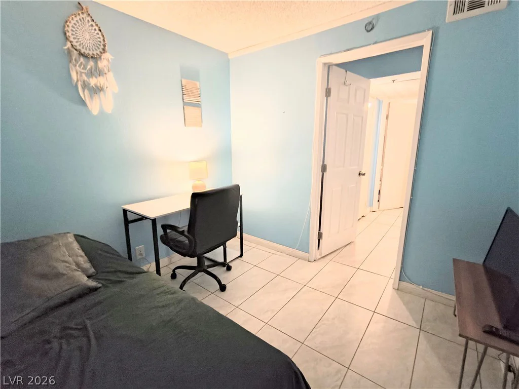 1381 University, Las Vegas, NV 89119