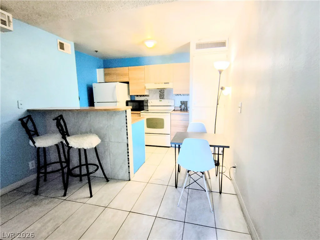 1381 University, Las Vegas, NV 89119