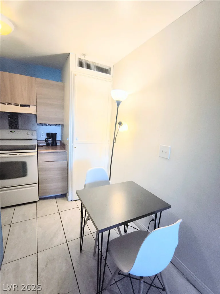 1381 University, Las Vegas, NV 89119