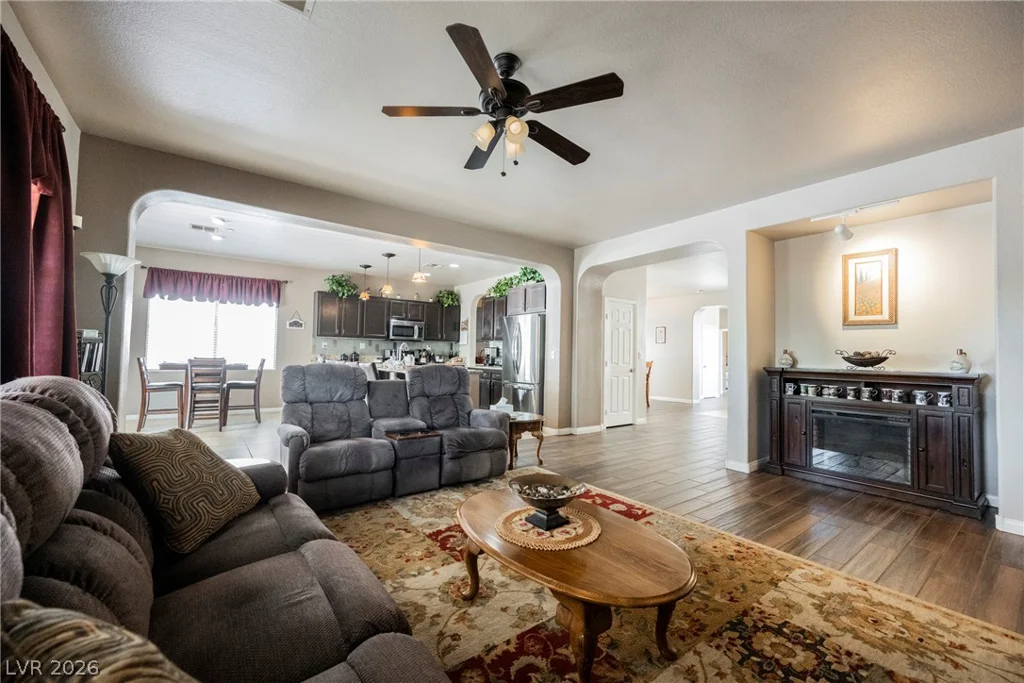 8054 Meadow Pasture, North Las Vegas, NV 89085