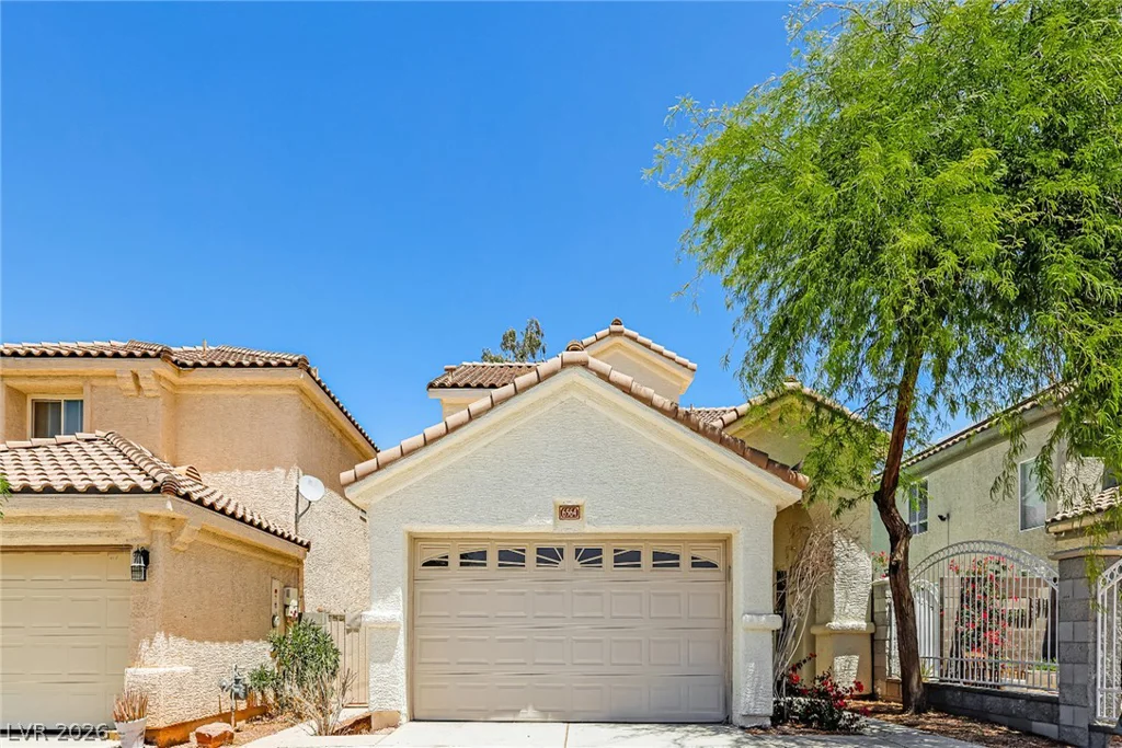6564 Arrow Creek, Las Vegas, NV 89156