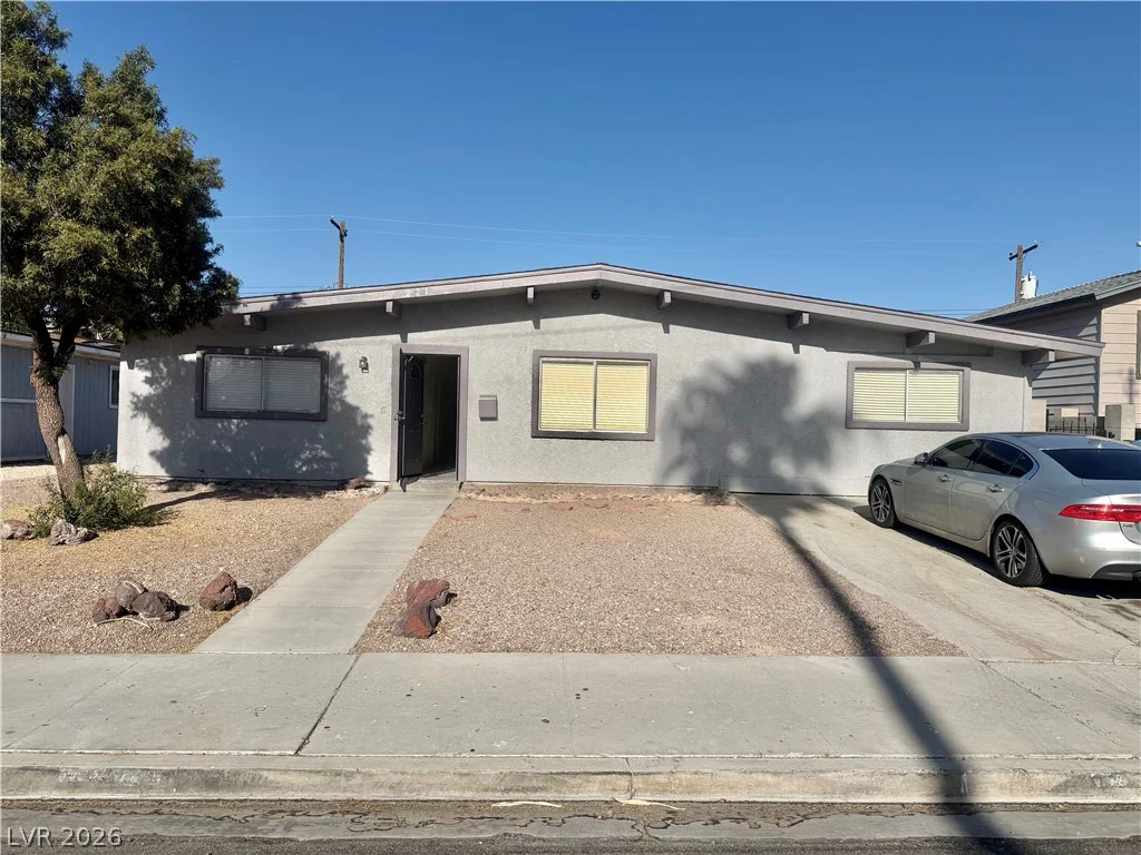 221 Milinane, Las Vegas, NV 89107