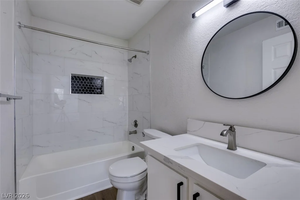 5260 Mission Monterey, Las Vegas, NV 89107