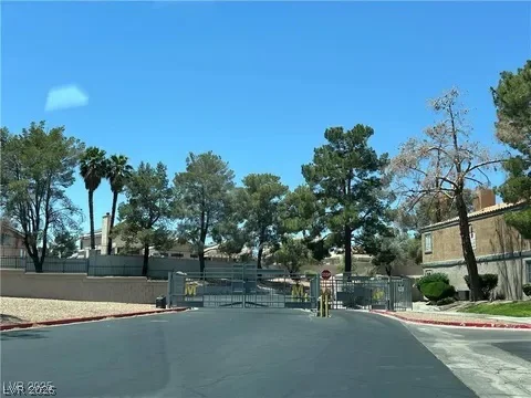 5260 Mission Monterey, Las Vegas, NV 89107