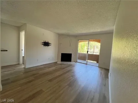 5260 Mission Monterey, Las Vegas, NV 89107