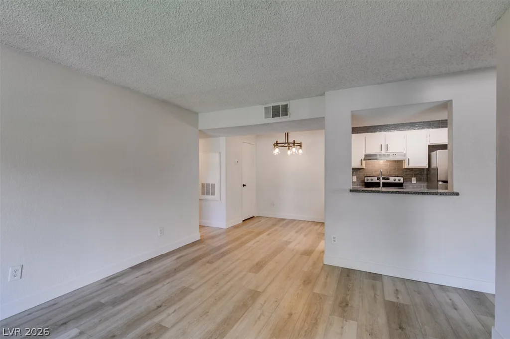 5260 Mission Monterey, Las Vegas, NV 89107