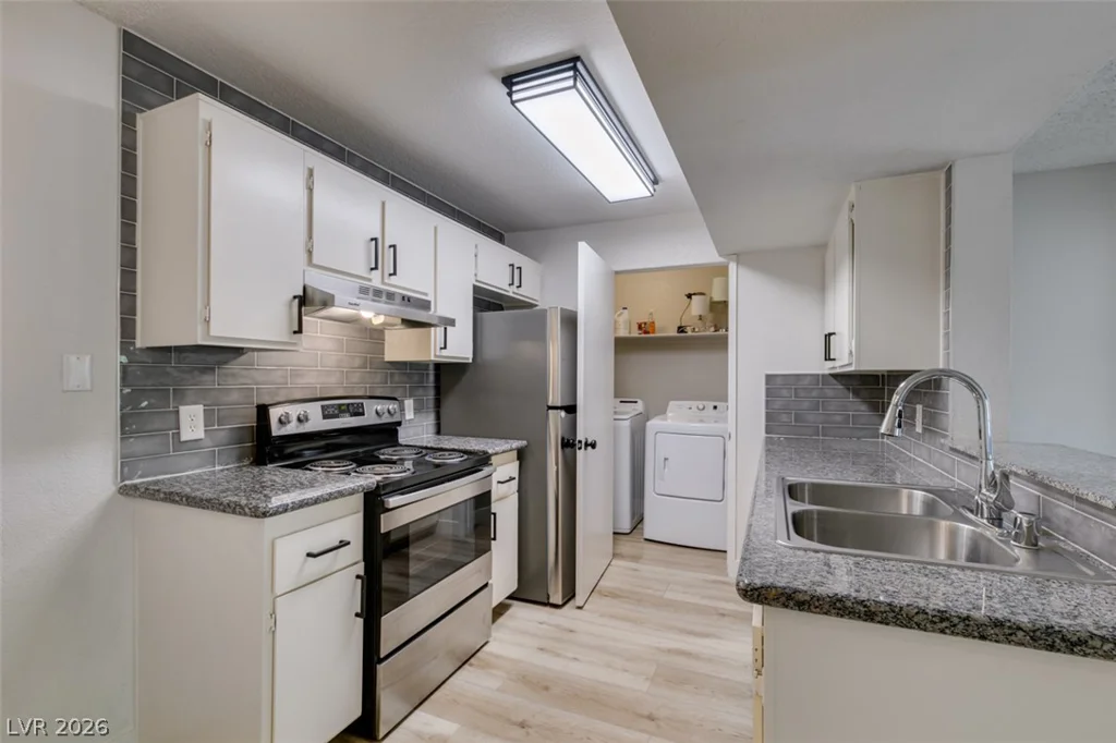 5260 Mission Monterey, Las Vegas, NV 89107