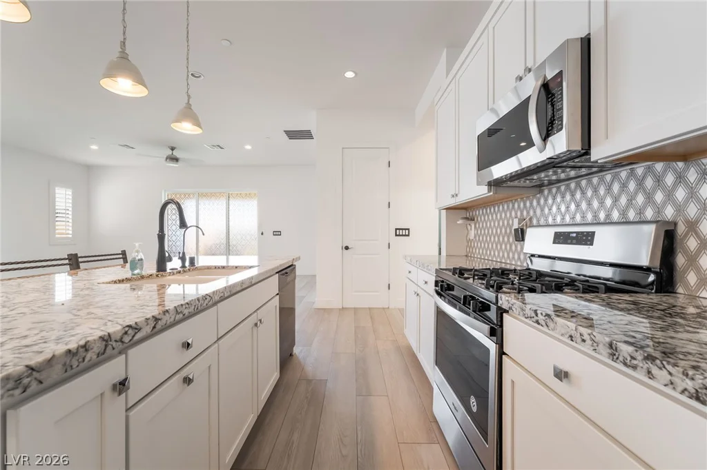 330 Meadow Brush, Henderson, NV 89011