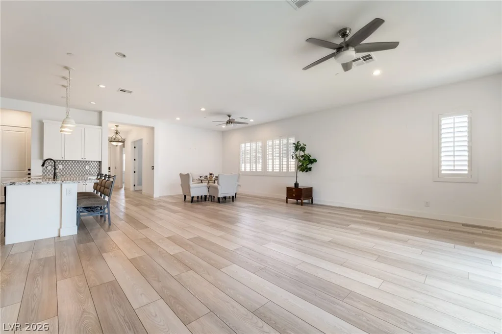 330 Meadow Brush, Henderson, NV 89011