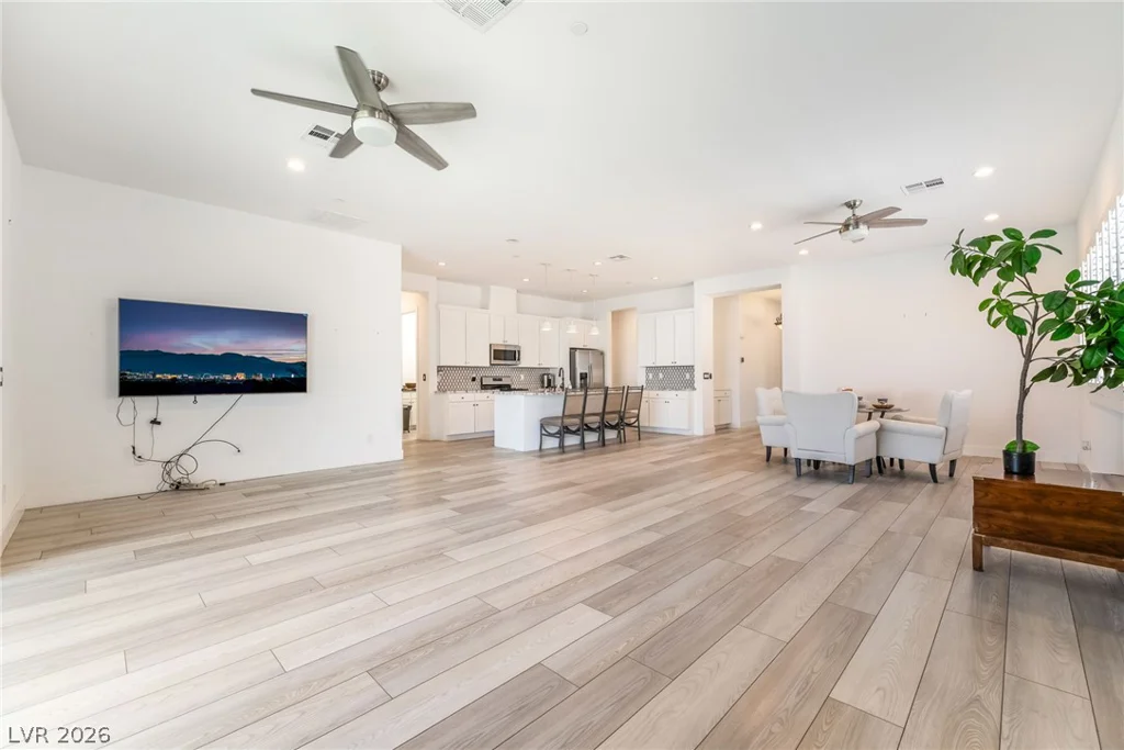 330 Meadow Brush, Henderson, NV 89011
