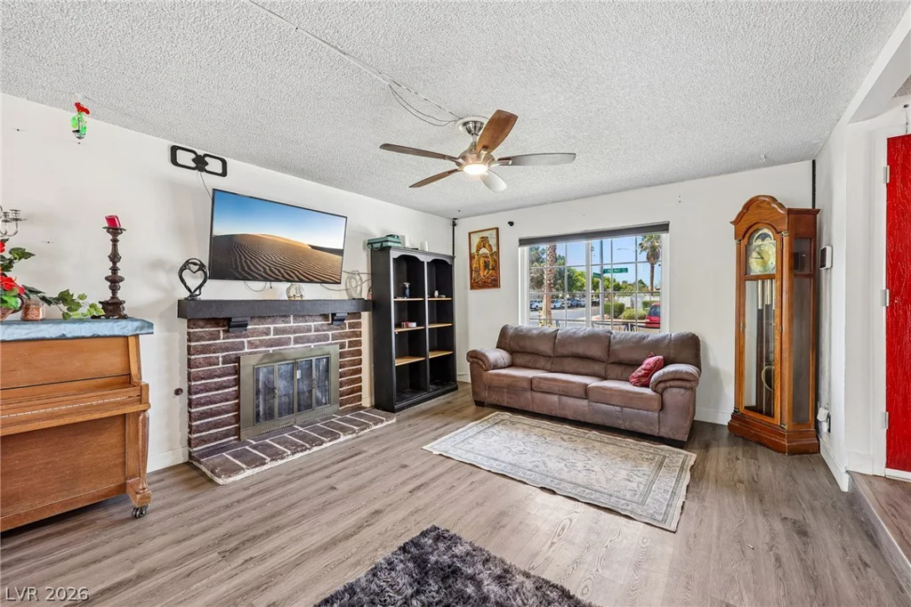 6833 High Bluff, Las Vegas, NV 89108