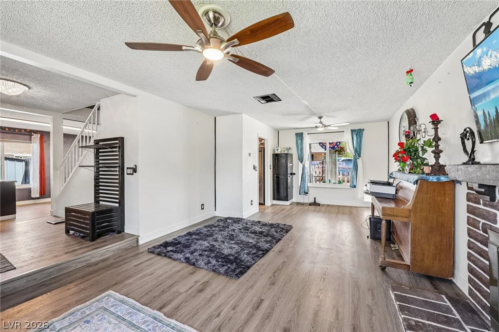 6833 High Bluff, Las Vegas, NV 89108