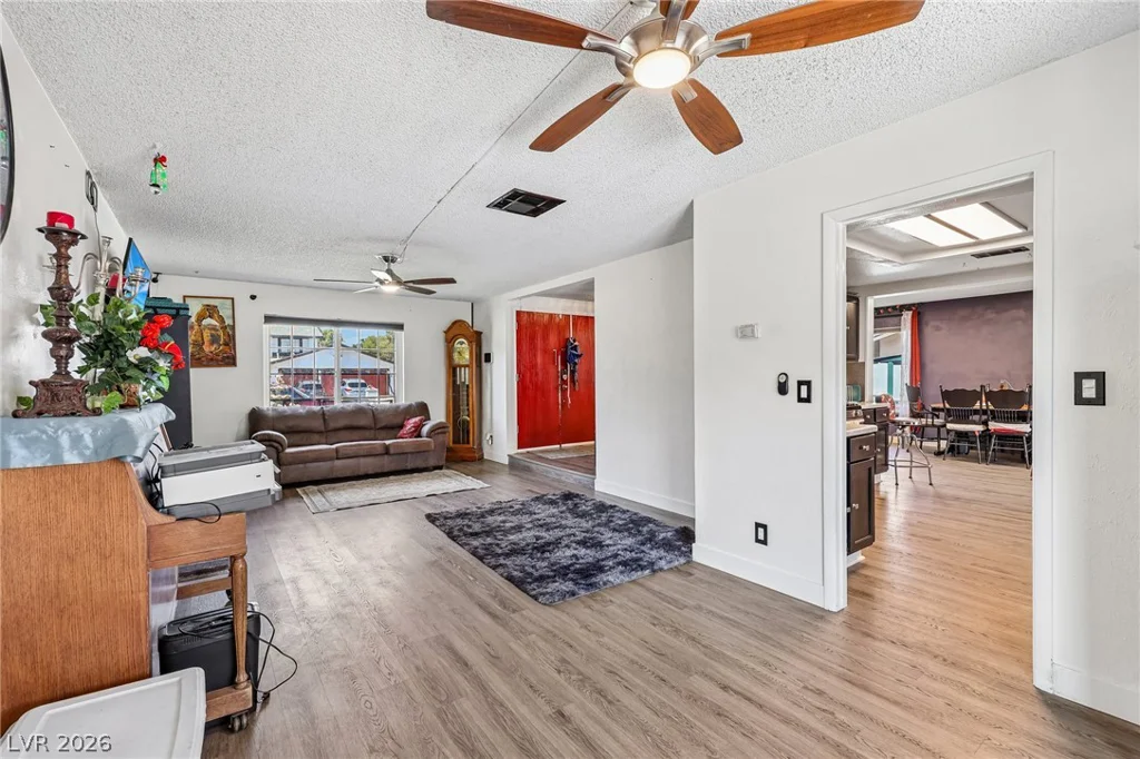 6833 High Bluff, Las Vegas, NV 89108