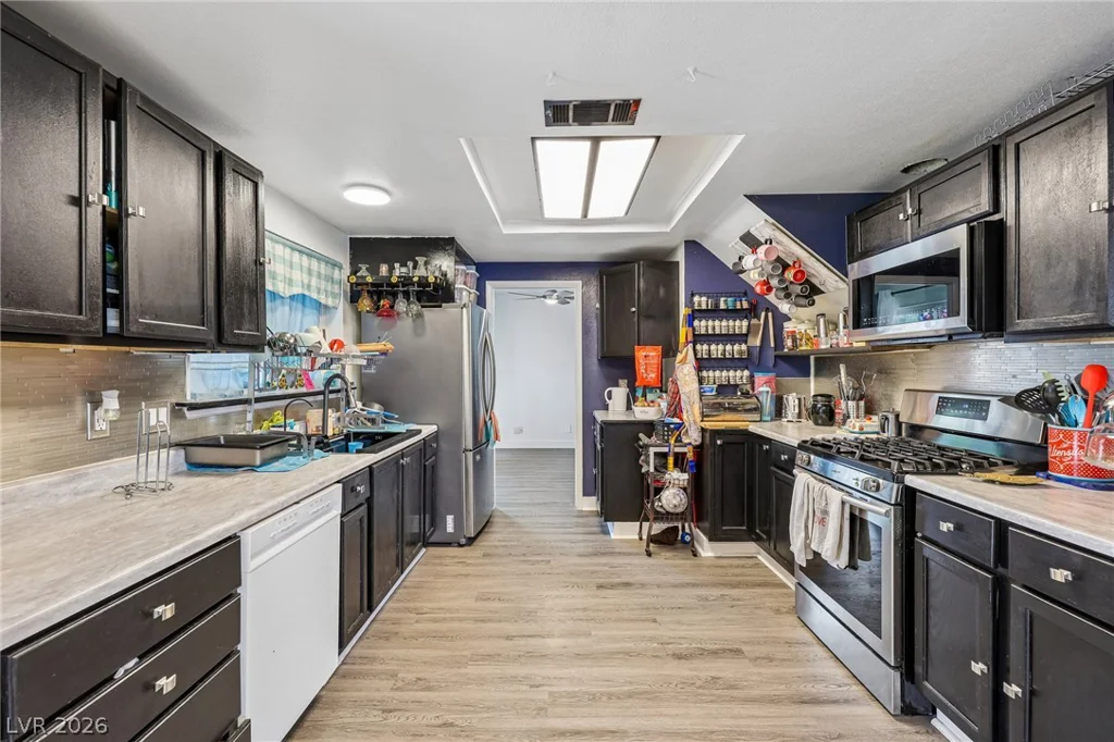 6833 High Bluff, Las Vegas, NV 89108