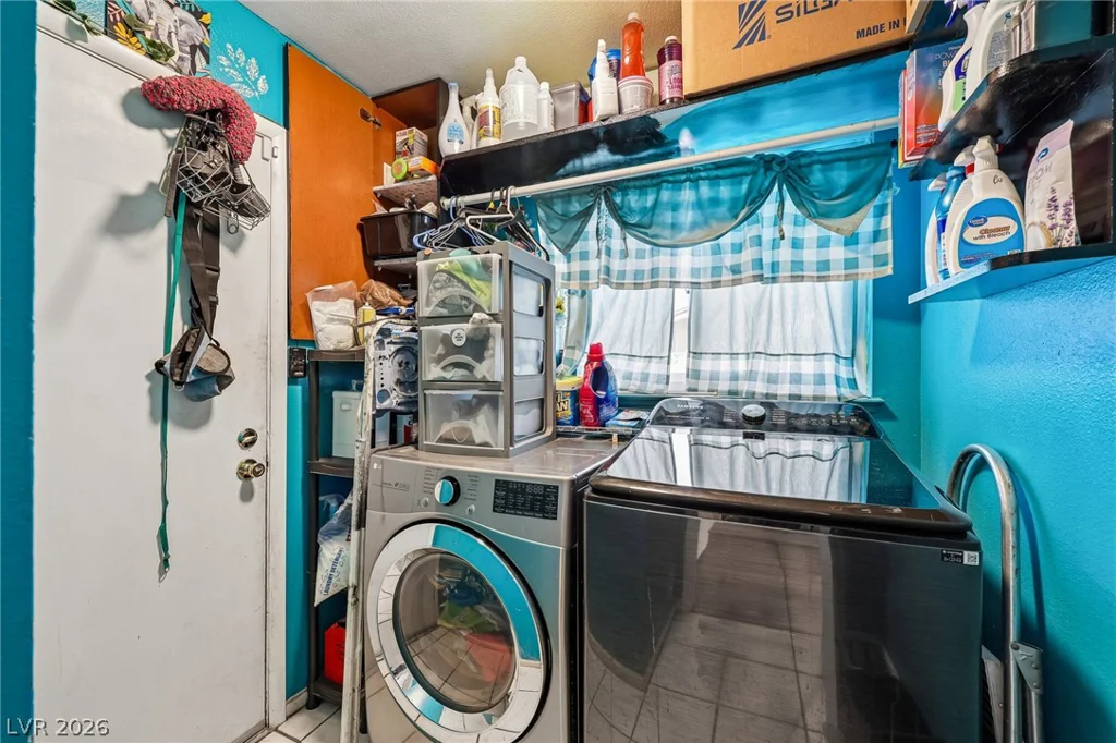 6833 High Bluff, Las Vegas, NV 89108