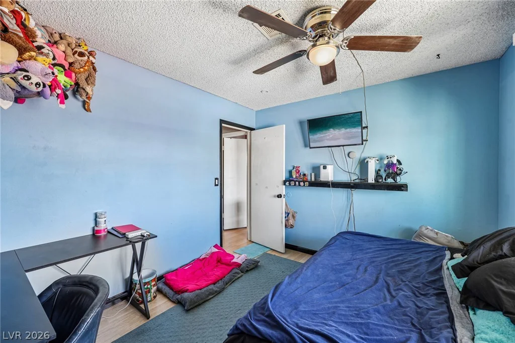 6833 High Bluff, Las Vegas, NV 89108