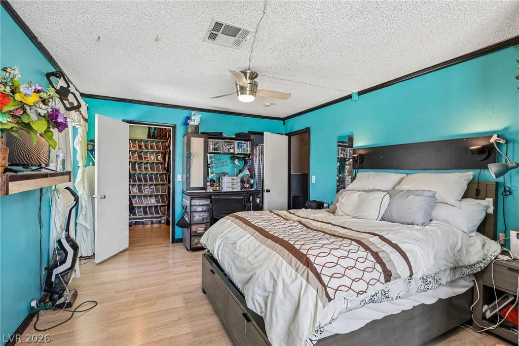 6833 High Bluff, Las Vegas, NV 89108