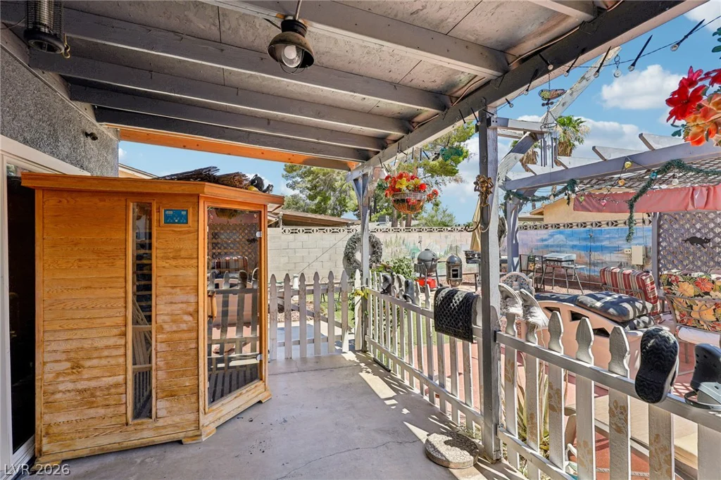 6833 High Bluff, Las Vegas, NV 89108