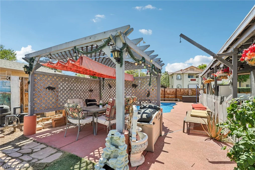 6833 High Bluff, Las Vegas, NV 89108