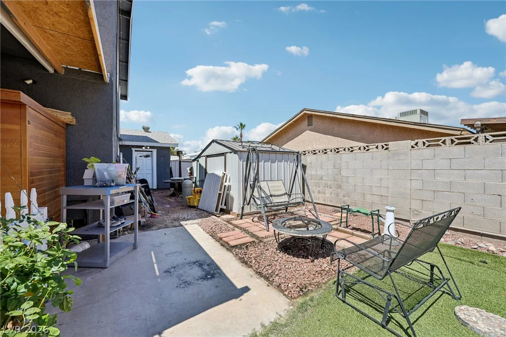 6833 High Bluff, Las Vegas, NV 89108