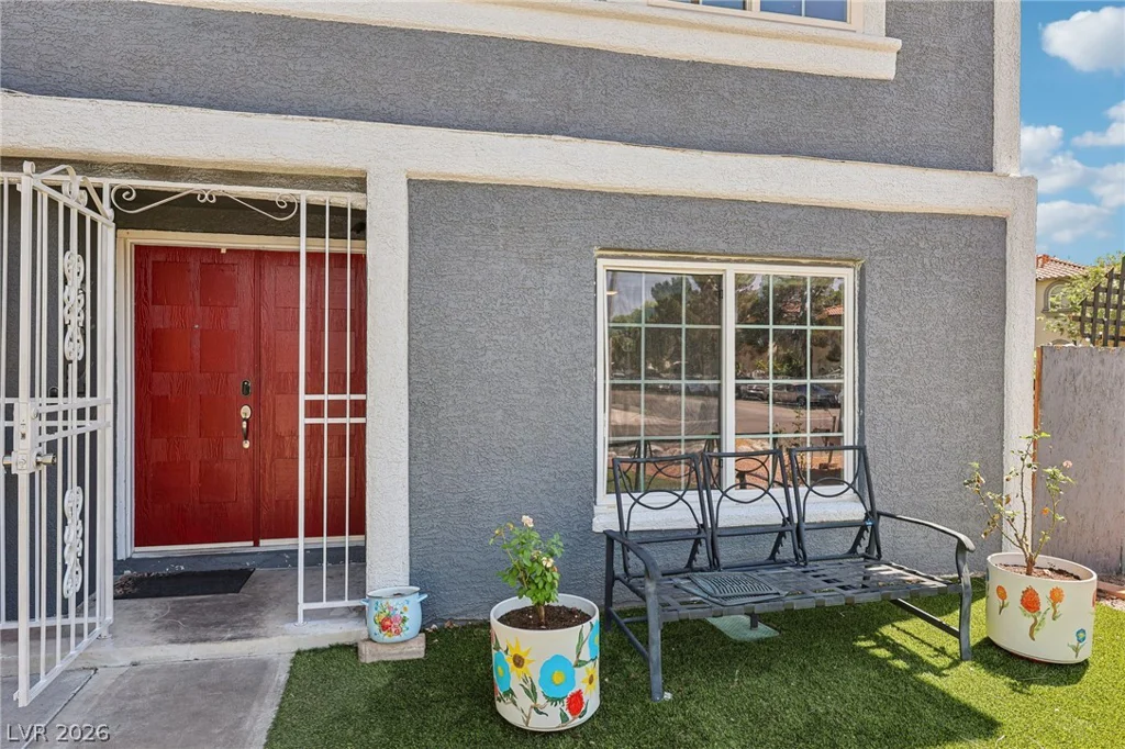 6833 High Bluff, Las Vegas, NV 89108