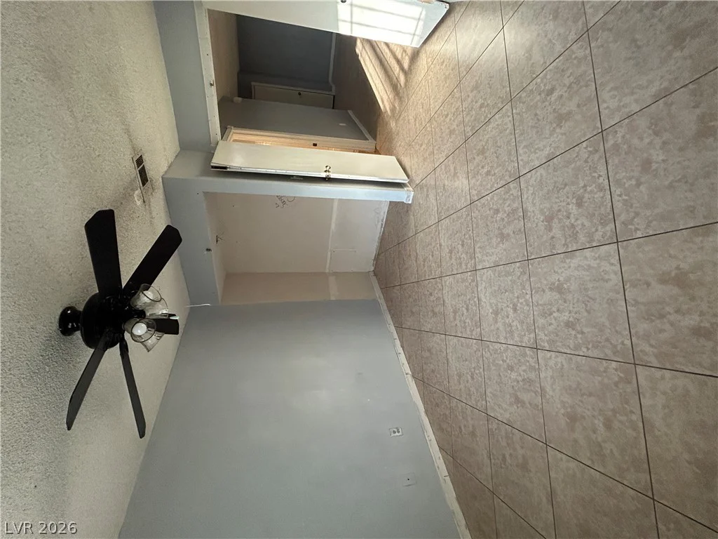 3333 Racquet, Las Vegas, NV 89121