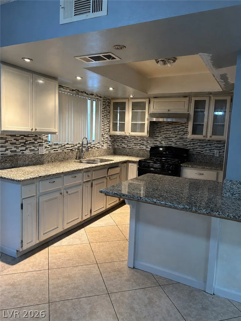 3333 Racquet, Las Vegas, NV 89121