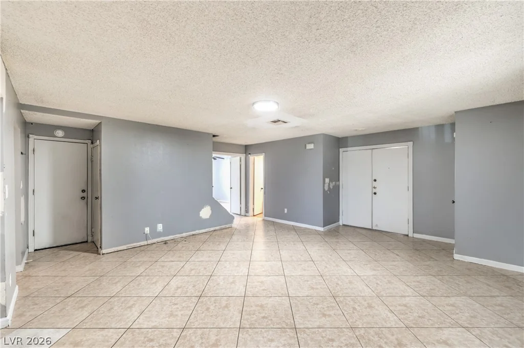 3333 Racquet, Las Vegas, NV 89121