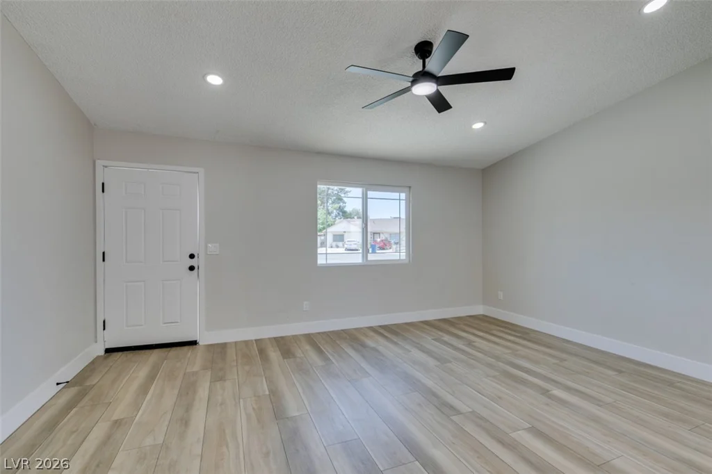 6012 Oceanside, Las Vegas, NV 89108