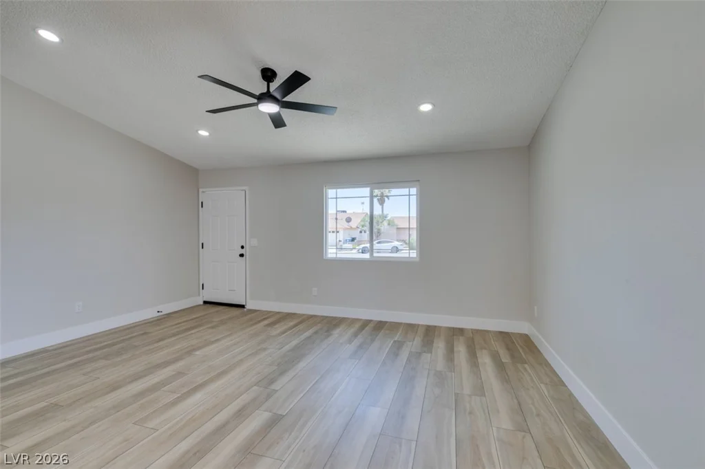 6012 Oceanside, Las Vegas, NV 89108