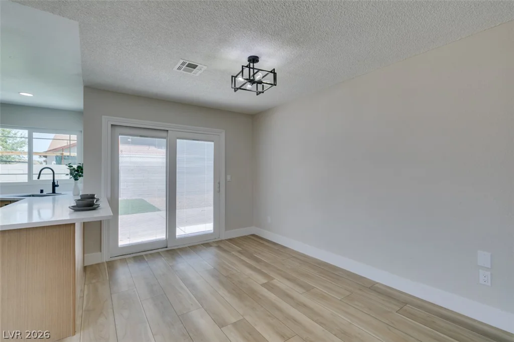 6012 Oceanside, Las Vegas, NV 89108