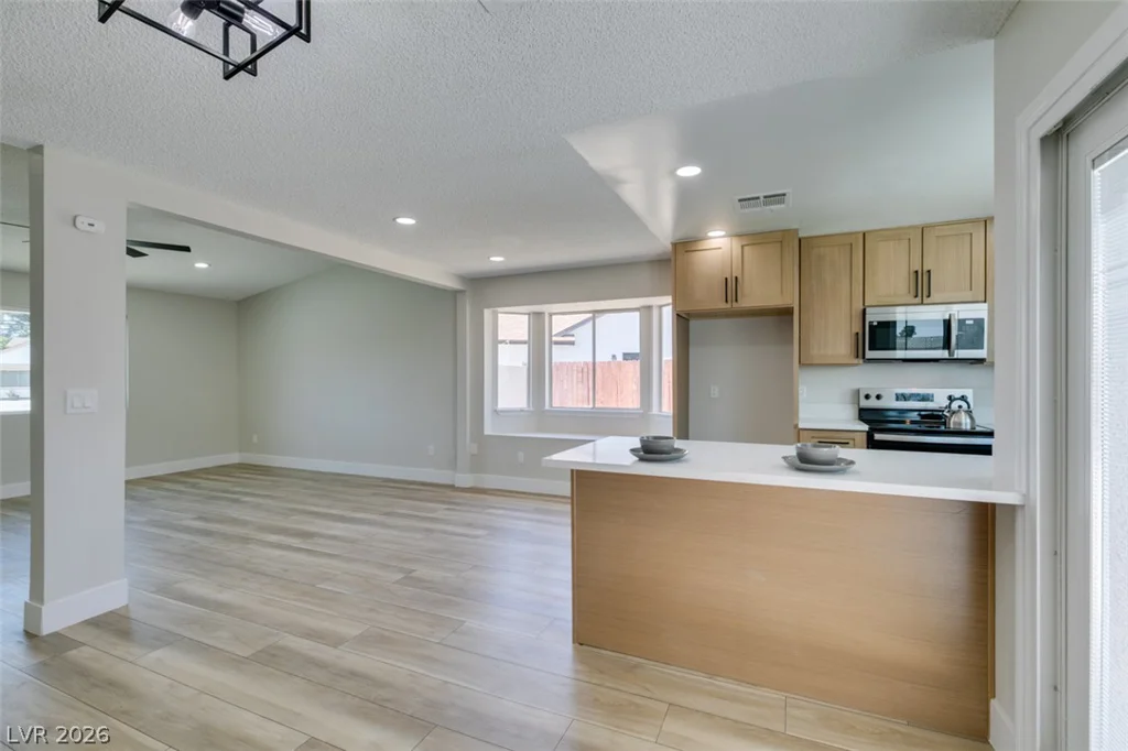 6012 Oceanside, Las Vegas, NV 89108
