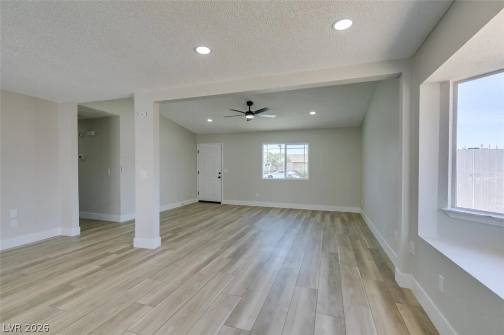 6012 Oceanside, Las Vegas, NV 89108