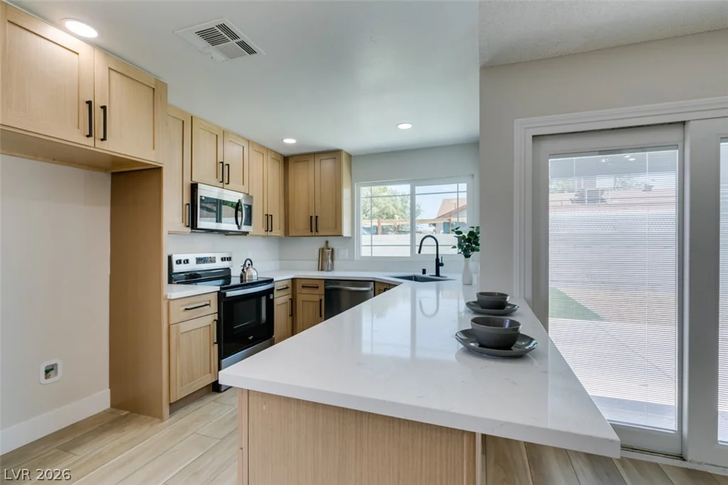 6012 Oceanside, Las Vegas, NV 89108