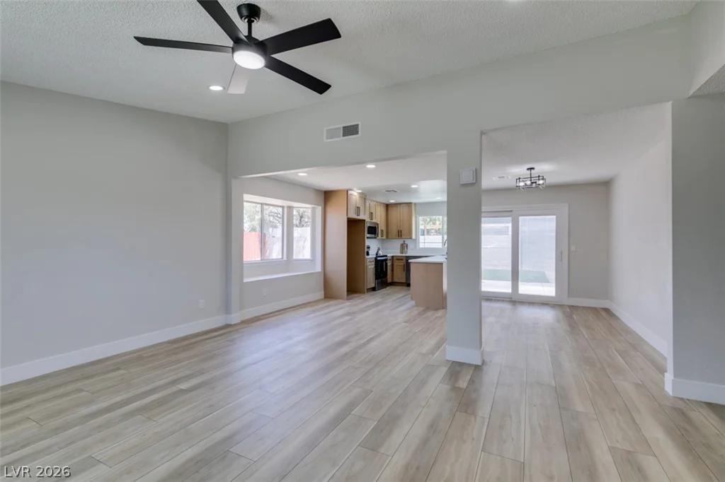 6012 Oceanside, Las Vegas, NV 89108