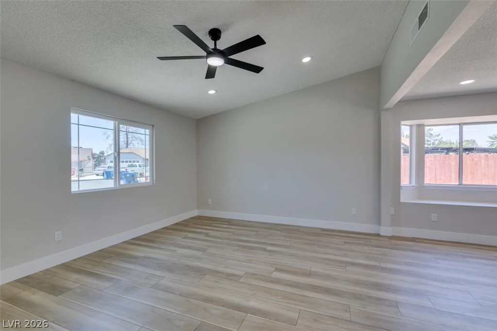 6012 Oceanside, Las Vegas, NV 89108