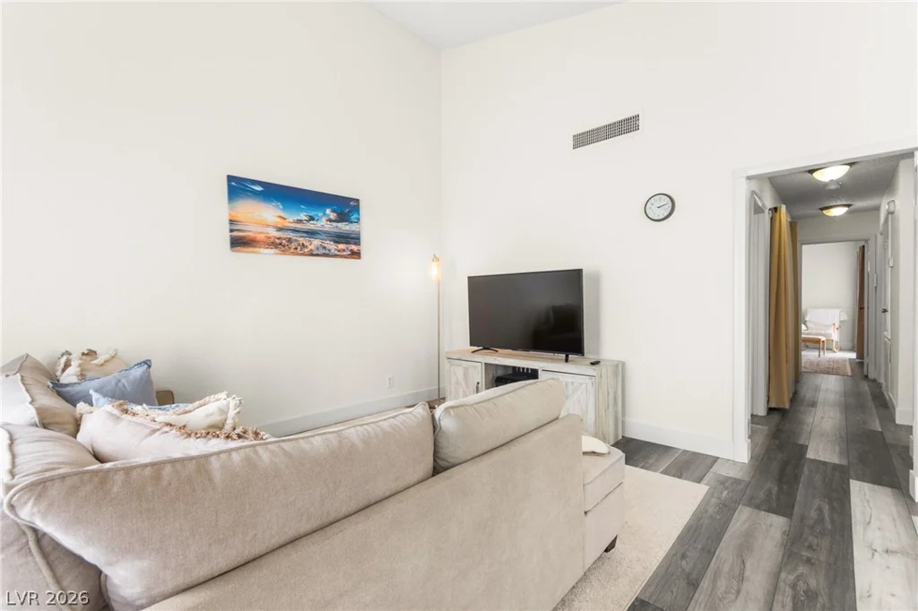 5581 Orchard, Las Vegas, NV 89110