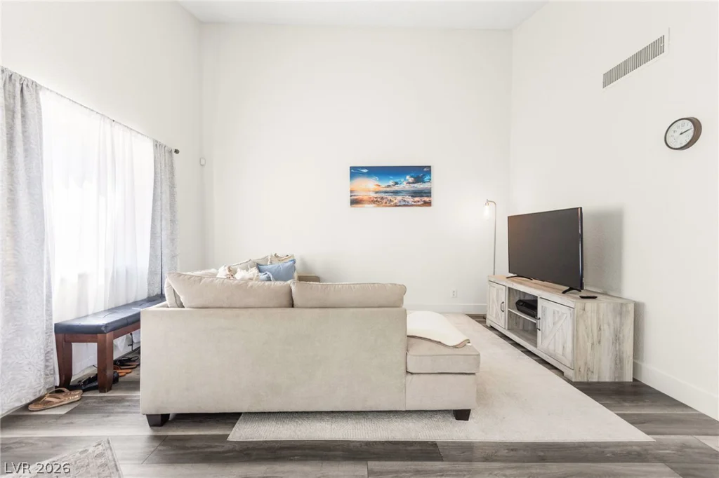 5581 Orchard, Las Vegas, NV 89110