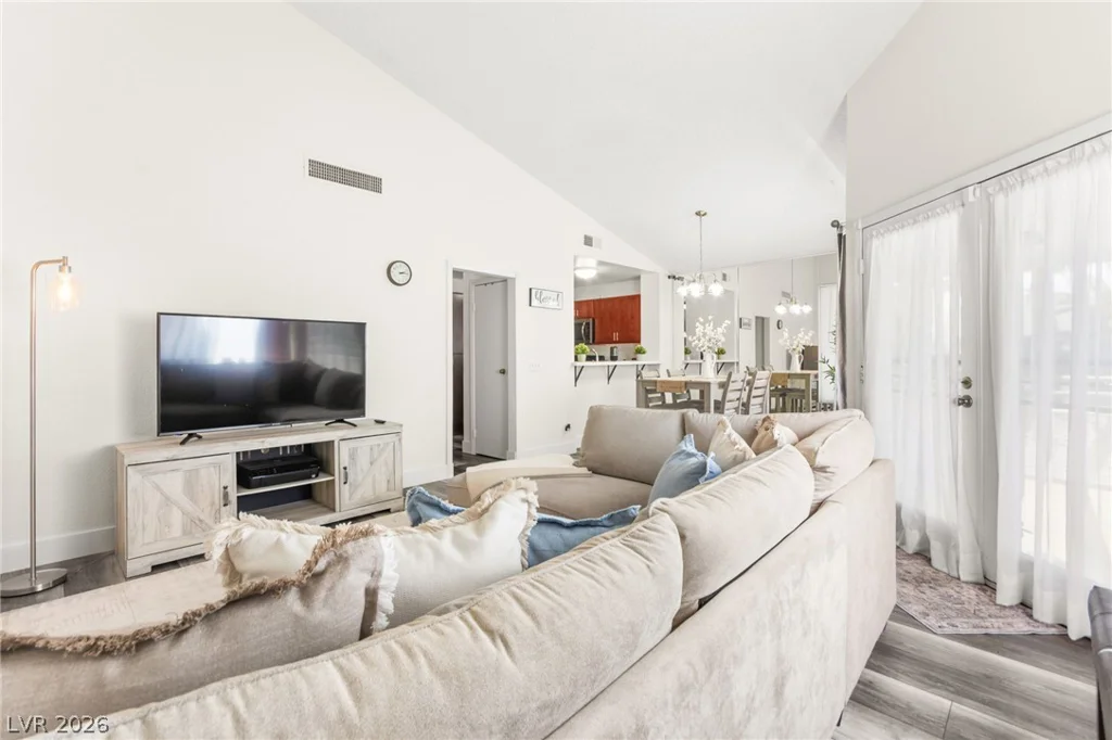 5581 Orchard, Las Vegas, NV 89110