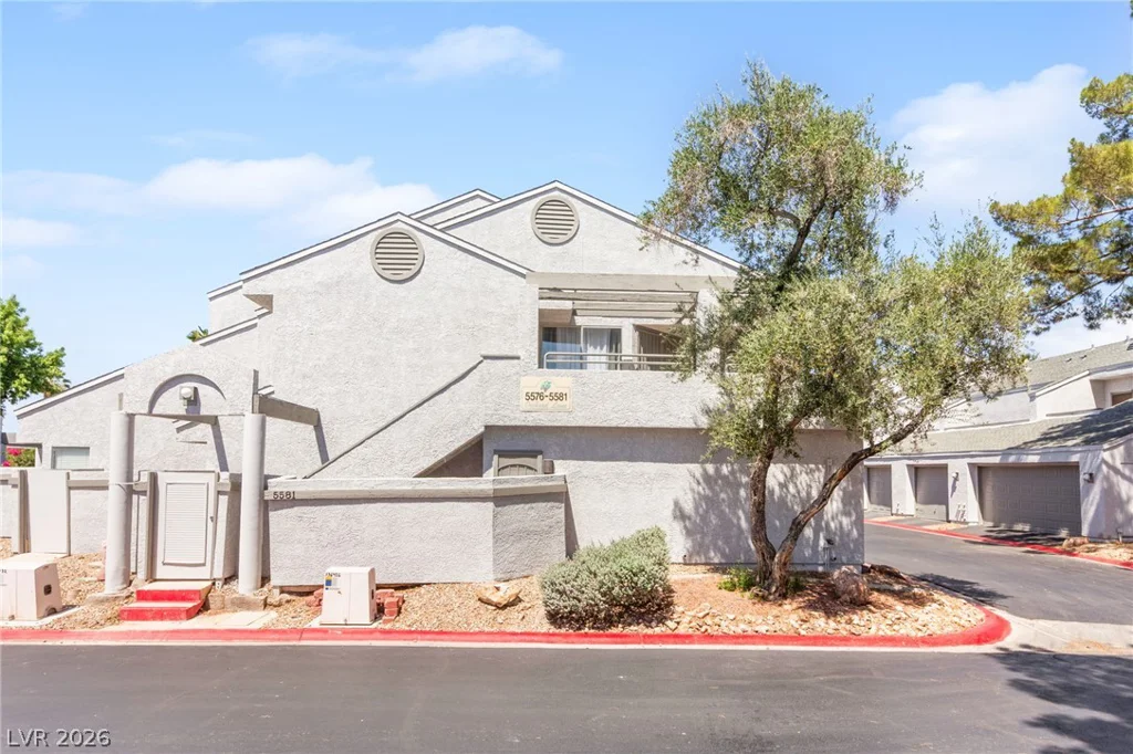 5581 Orchard, Las Vegas, NV 89110