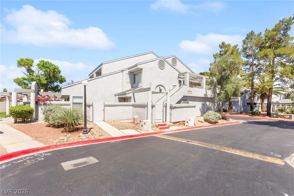 5581 Orchard, Las Vegas, NV 89110