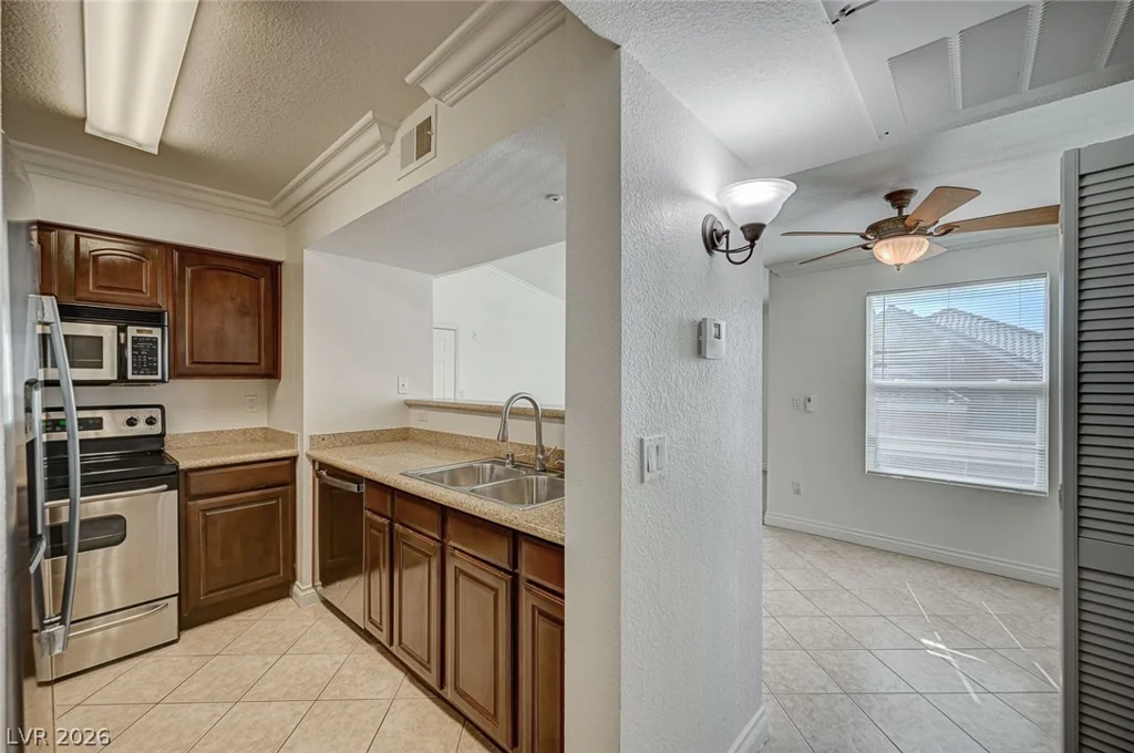 8101 Flamingo, Las Vegas, NV 89147