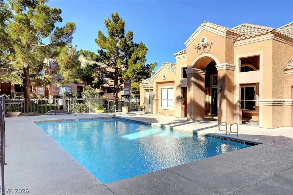 8101 Flamingo, Las Vegas, NV 89147