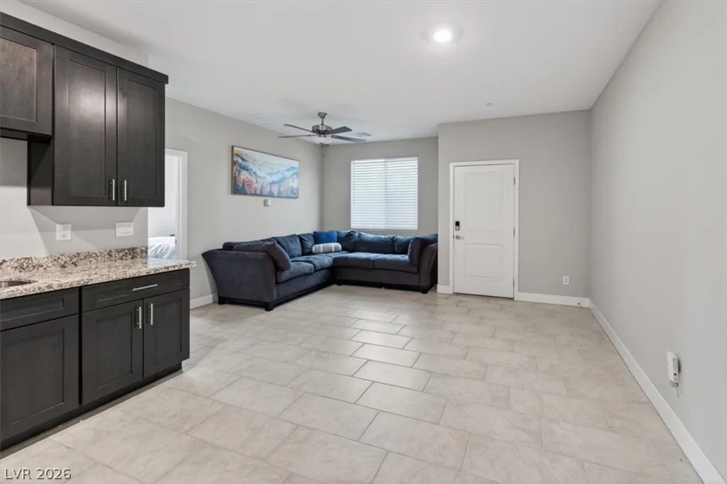 1863 Michael Springs, North Las Vegas, NV 89084