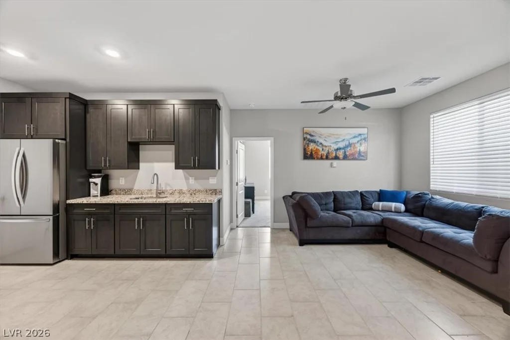 1863 Michael Springs, North Las Vegas, NV 89084