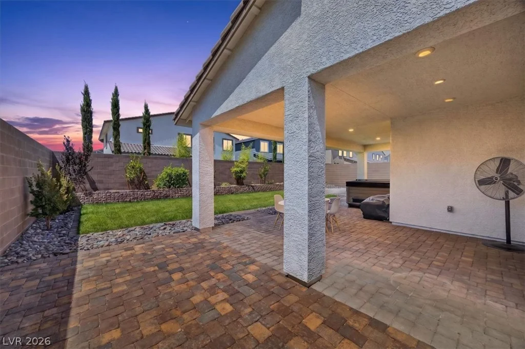 1863 Michael Springs, North Las Vegas, NV 89084