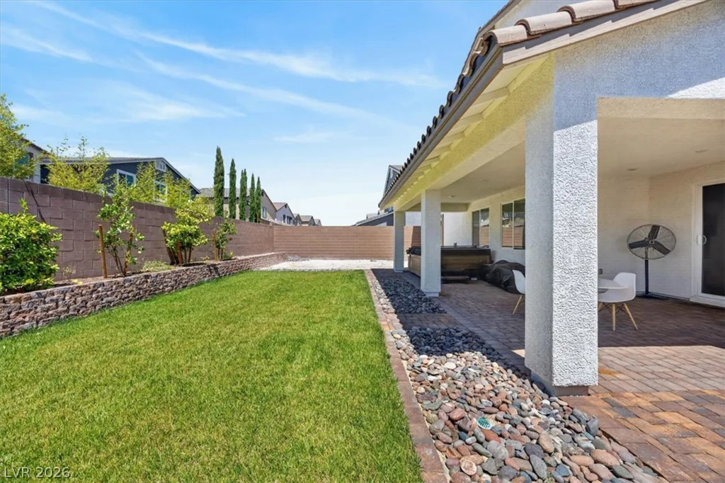 1863 Michael Springs, North Las Vegas, NV 89084